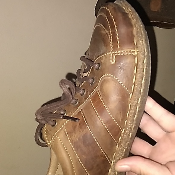 "Born" Leather Sneakers (Great shape!) - Picture 5 of 10